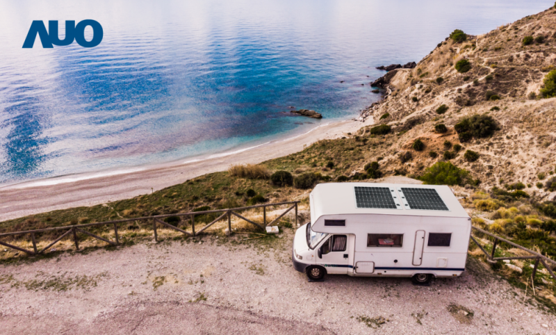 「可撓輕量化太陽光電板SunCurva」使用輕量特殊耐候型複合板取代傳統太陽能板的玻璃前板，不僅降低70%重量，每米平方僅3Kg；具有抗衝擊性能及通過電磁相容性測試，可應用於交通運輸工具，如露營車、遊艇等